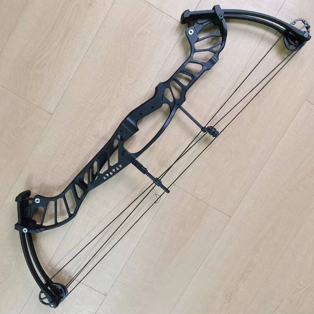 Left-Handed Compound Bow 30 to 55 LBS Adjustable Draw Weight 340 FPS IBO