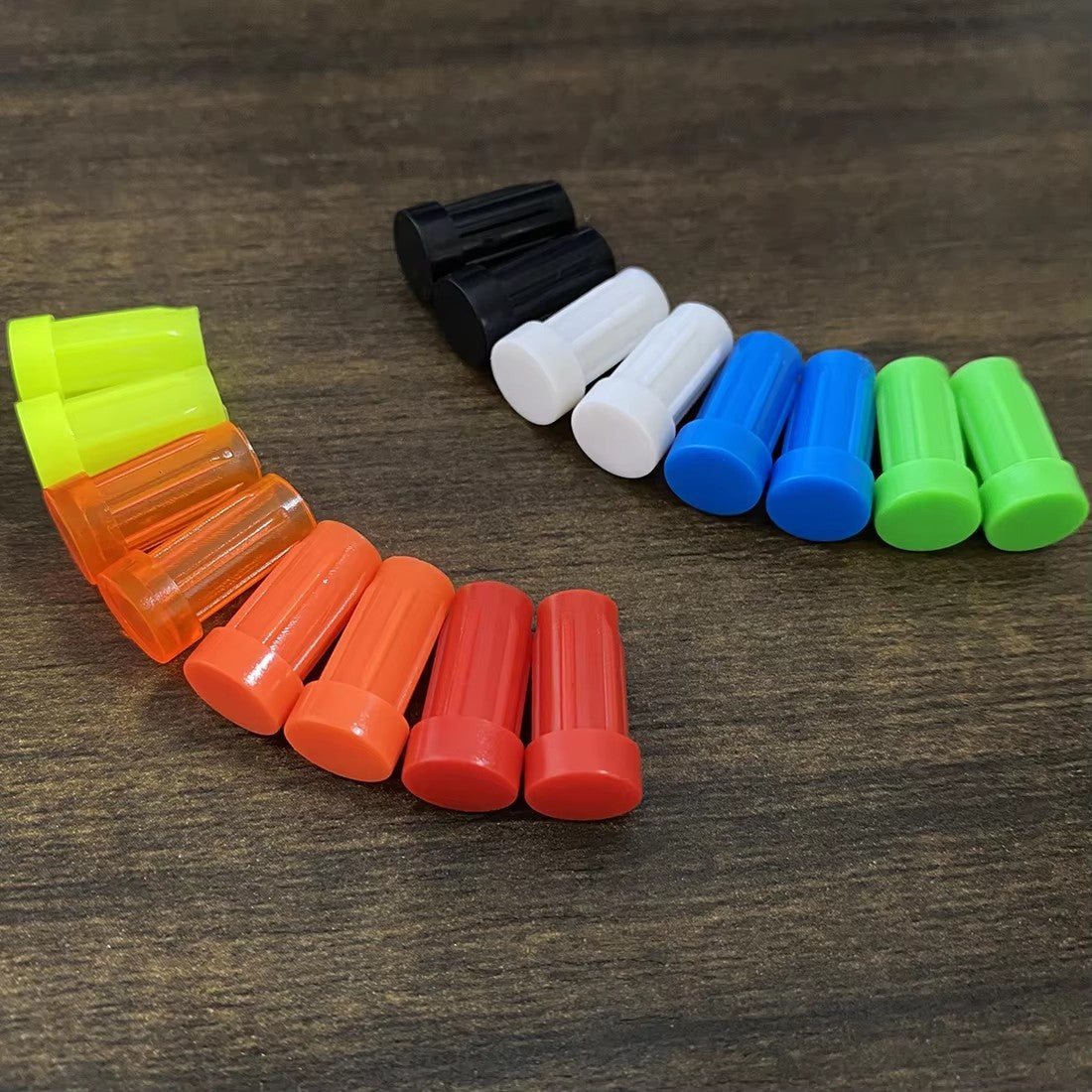 12Pcs Flat Crossbow Bolt Nocks Colorful Plastic Replacement Arrow Nocks for 7.6mm ID 8.8mm OD Shafts