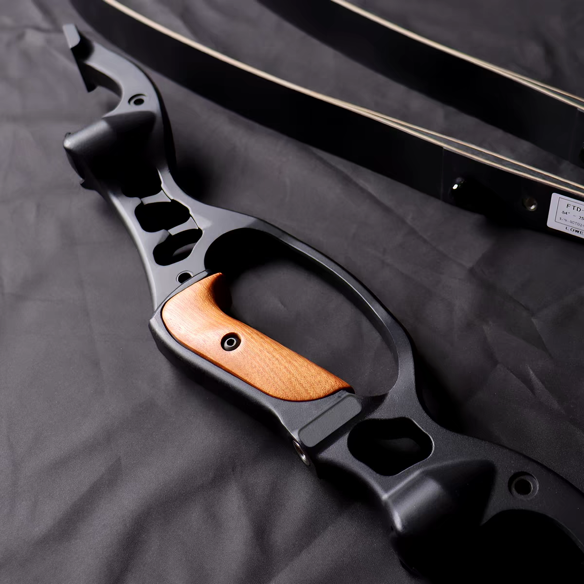 21 Inch Recurve Bow Riser Aluminum Alloy Archery Handle with Ergonomic Grip